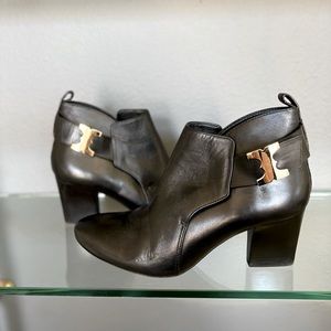 Tory Burch black round toed ankle booties size 8
